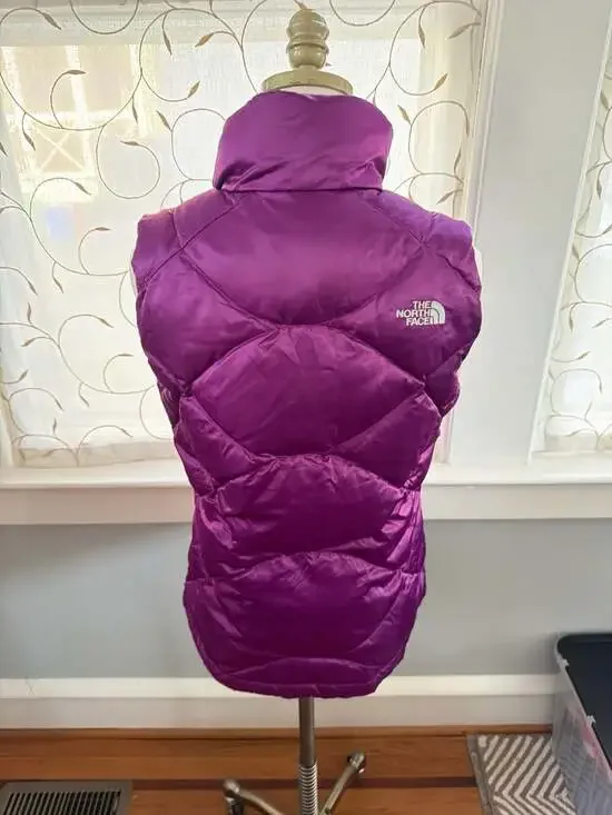 The North Face Women's Metallic Purple 550 Down Quilted Puffer Vest Size Medium - Picture 5 of 8